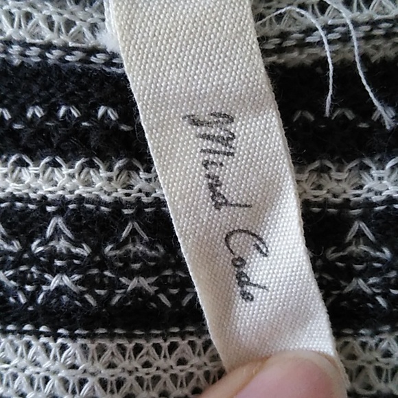 3/$25 Mind Code Ladies Pullover - Picture 4 of 5